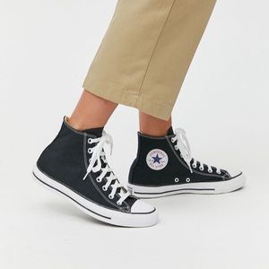 Black Converse Chuck Taylor All Star High Top Sneaker - size 8
